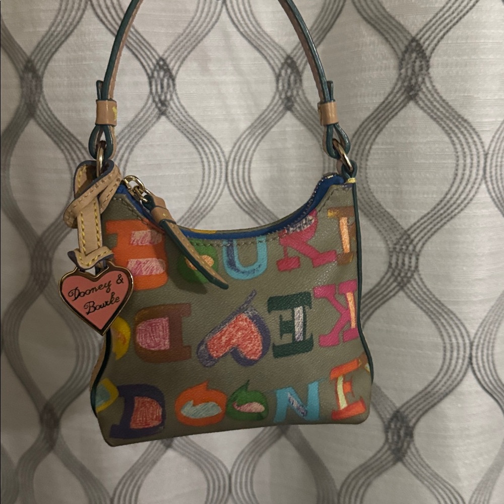 Dooney & Bourke y2k Bitsy vintage Mini Bag 🌈 - Picture 4 of 11